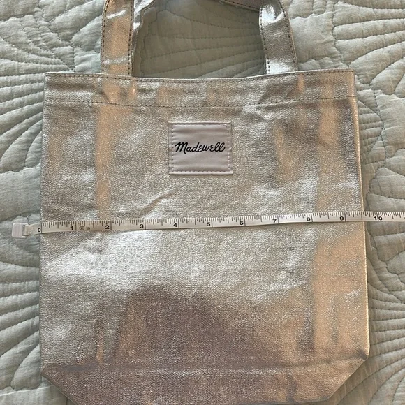 NWOT Madewell Silver Tote Bag with Durable Design - Picture 5 of 6